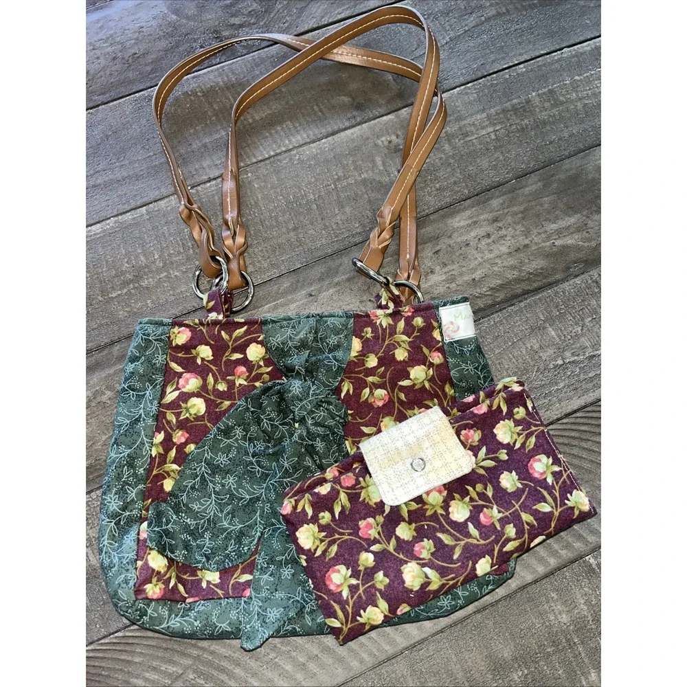Handmade Quilted Purse With Wallet Floral Green Maroon Cottagecore Gifts‎